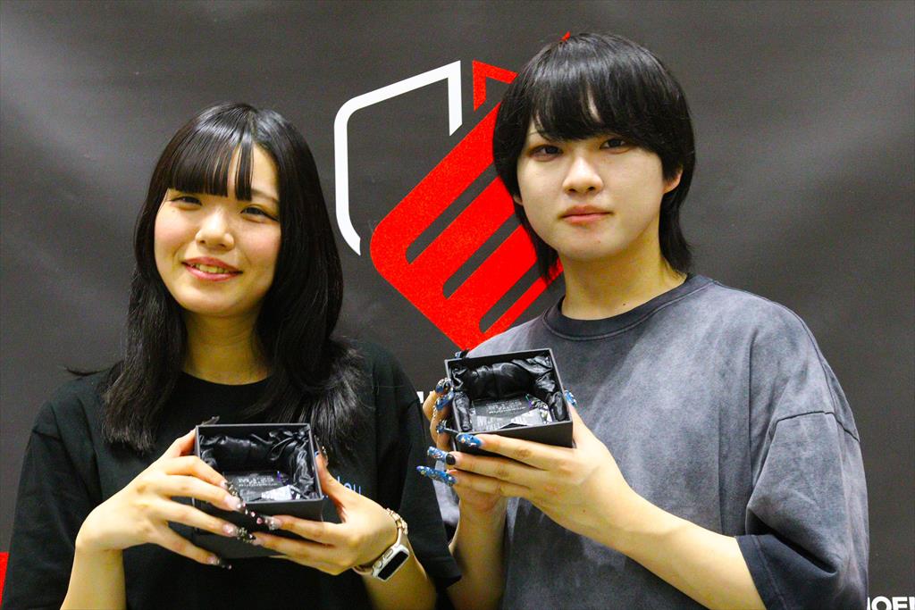 アダチ　ハルキ・ナカヤマ　ルナ