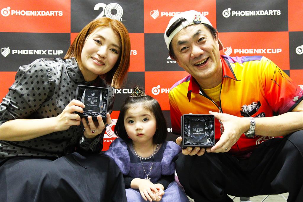 ヨシカワ　ハナエ・マクウチ　シンヤ